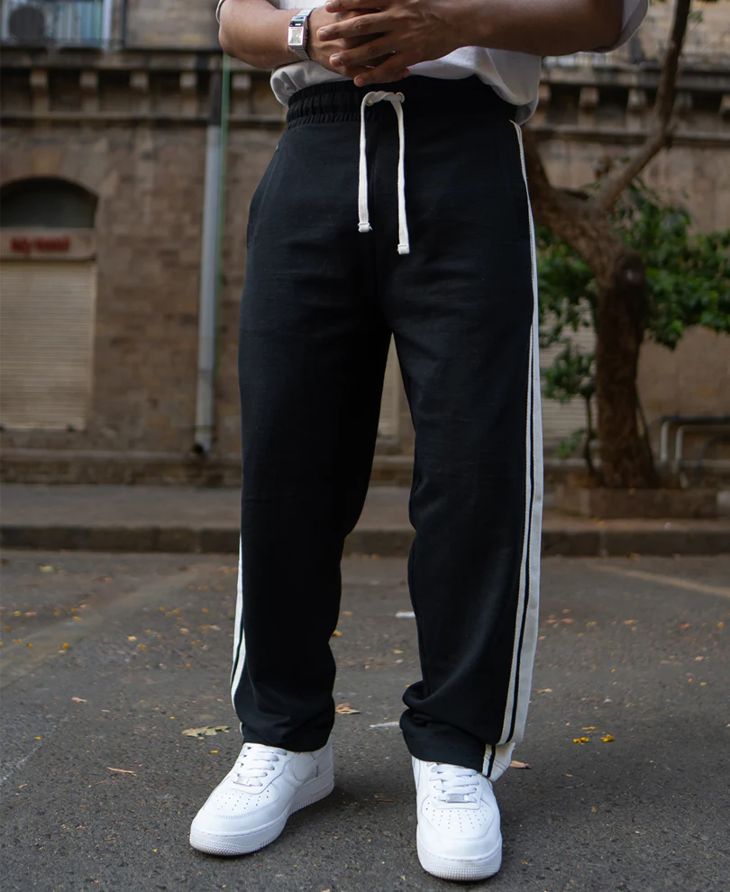 Black Trackpant With Contrast Patch - Image 3