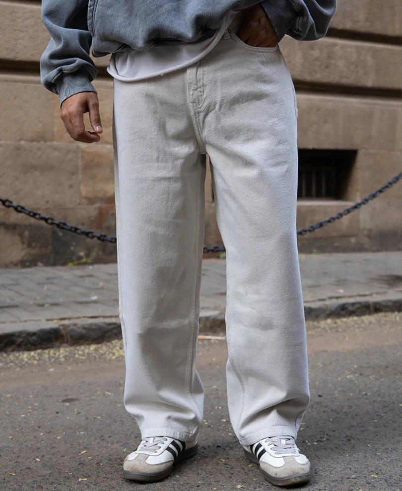 Cream Baggy Jeans - Image 3