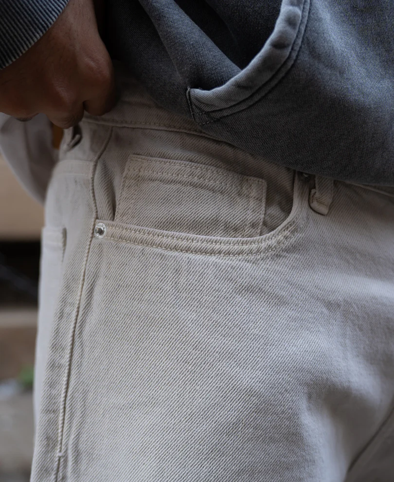 Cream Baggy Jeans - Image 4