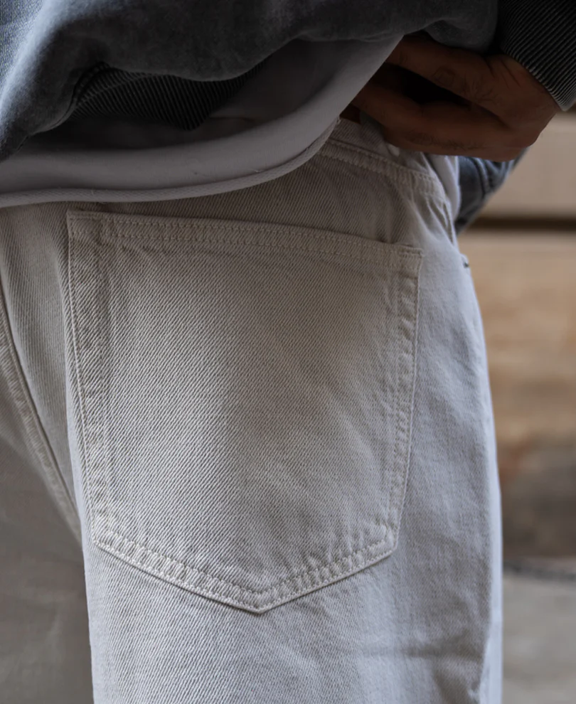 Cream Baggy Jeans - Image 5